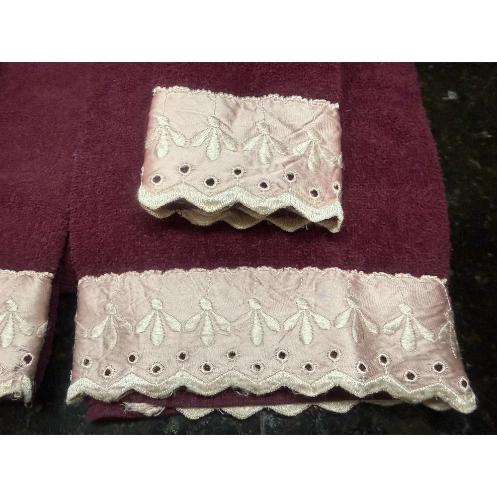 Vintage Cannon Towels Set Burgundy Pink Maroon Satin Lace Trim Bathroom‎ Linens